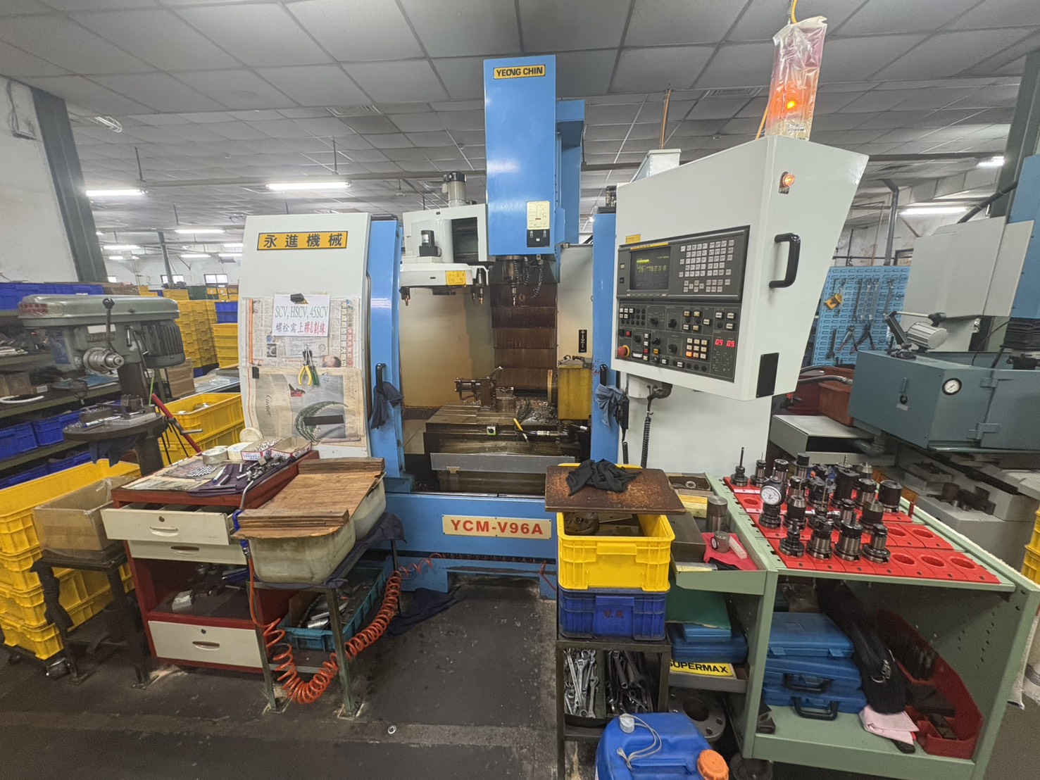 冠崴機械股份有限公司 Machine Center 設備照片